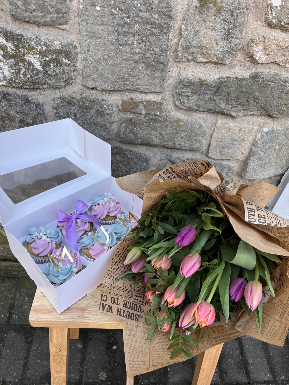 Mothers Day - Cupcakes and Tulips